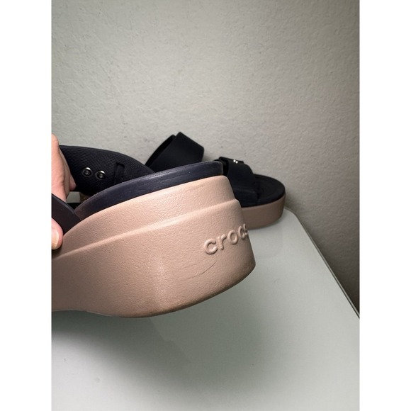 Crocs Brooklyn Buckle Wedge Platform Sandal Deep Navy Tan Women's 9  (scuffs) - Picture 13 of 16